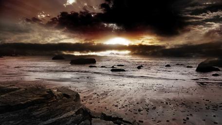 Serene Sunset Over the Sea wallpaper