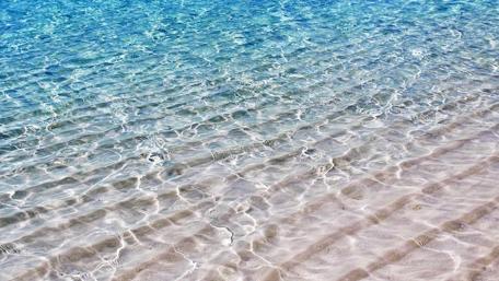 Tranquil Waves at Seashore Beauty wallpaper