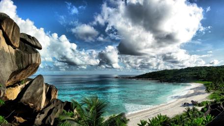 Tropical Paradise in Seychelles wallpaper