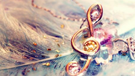 Treble clef medal wallpaper