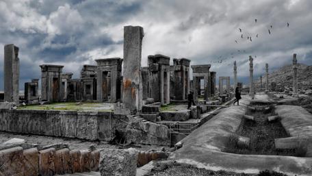 Ruins of Ancient Persepolis in Iran wallpaper