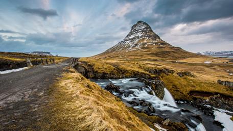 Kirkjufell Mountain - Grundarfjorour, Iceland wallpaper