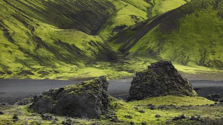 Lush Green Mountains of Iceland's Landscape wallpaper