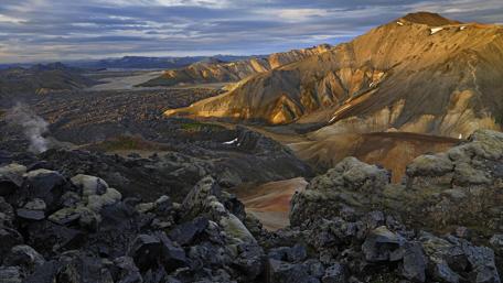 Majestic Icelandic Landscape Under Golden Light wallpaper