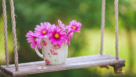 Summer Blooms on a Swing wallpaper
