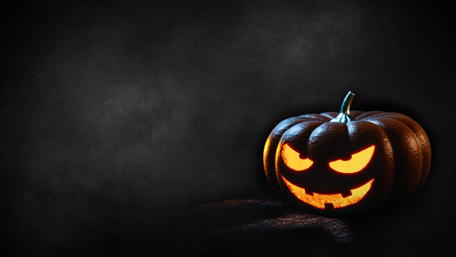Eerie Halloween Pumpkin Glow wallpaper