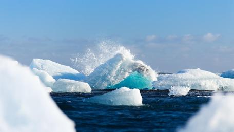 Majestic Icebergs of the Arctic Ocean wallpaper
