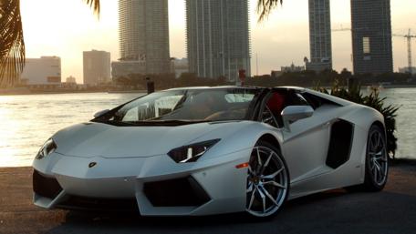 Lamborghini Aventador LP700-4 Roadster wallpaper