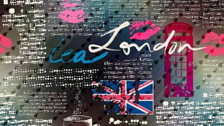 Abstract Embrace of Love and London Tea wallpaper