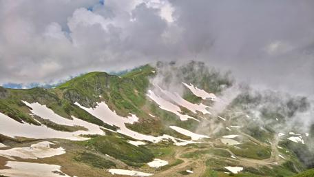Misty mountain wallpaper