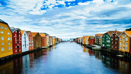 Norway, warehouse buildings on the bank of Nidelva wallpaper