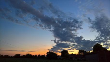 Serene Dusk Over Rural Landscape wallpaper