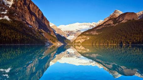 Lake Louise and the Victoria Glacier, Canada wallpaper