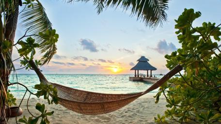 Hammock on the beach in Maldives wallpaper