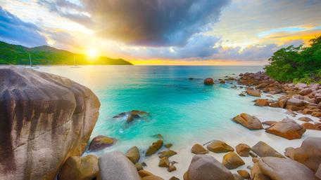 Rocky beach in Seychelles Island wallpaper