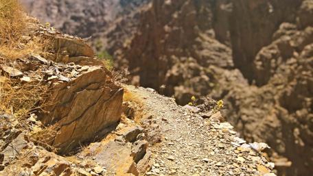 Stunning Pathway Through Iranian Mountains wallpaper