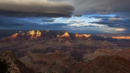 Cloudy morning at Grand Canyon National Park wallpaper