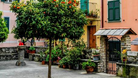 Italian house wallpaper
