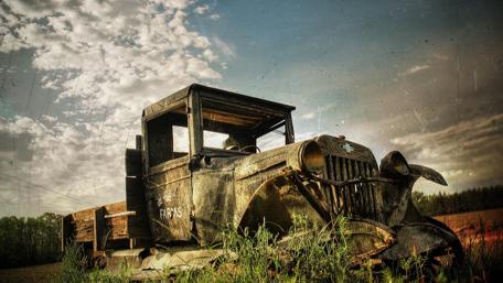 Abandoned old car wallpaper