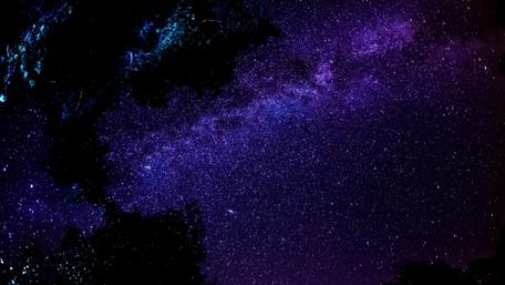 Milky way in the night sky wallpaper