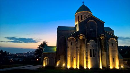 ⛪️ Bagrati Cathedral - Kutaisi, Gerogia wallpaper