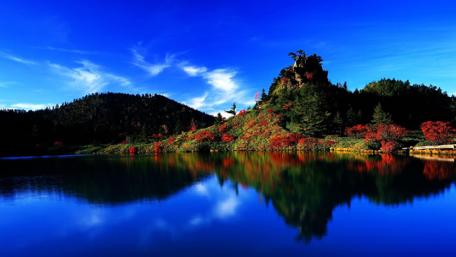 Water reflection wallpaper