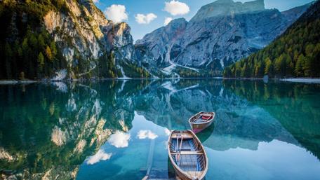 Pragser Wildsee (Lago di Braies) wallpaper
