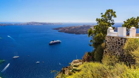 Blue sea in Santorini, Greece wallpaper
