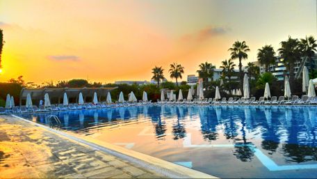 Tranquil Sundown by the Poolside wallpaper