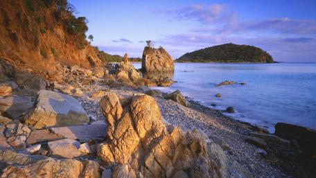Rocky coast side wallpaper