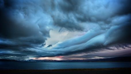Stormy evening sky after the sunset ☁️ wallpaper