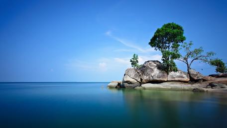 Summertime blue sky wallpaper