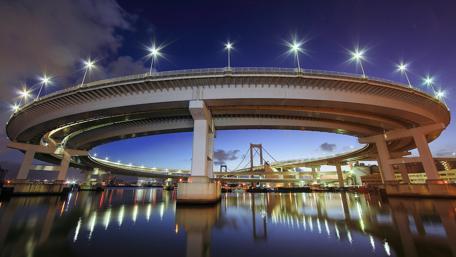 Rainbow Bridge at night - Tokyo, Japan wallpaper