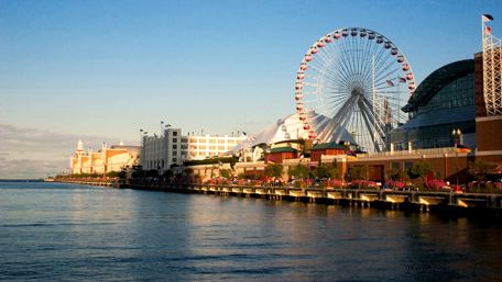 Navy Pier in Chicago wallpaper