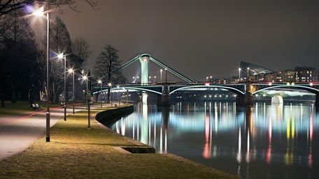 Serene Night Reflections of the Cityscape wallpaper