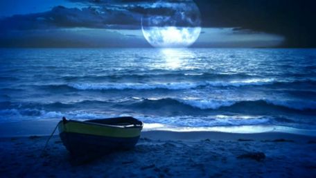 Full moon over the sea wallpaper