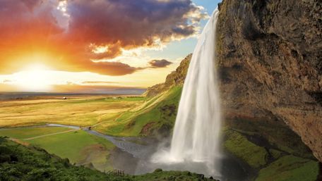 Seljalandsfoss waterfall wallpaper
