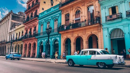 Colorful Havana with vintage cars wallpaper