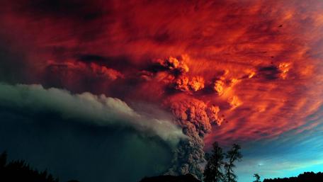 Volcanic eruption in Puyehue National Park, Chile wallpaper