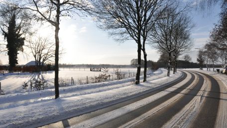Winter road wallpaper