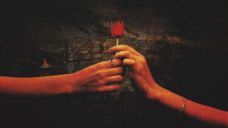 Loving couple hands wallpaper