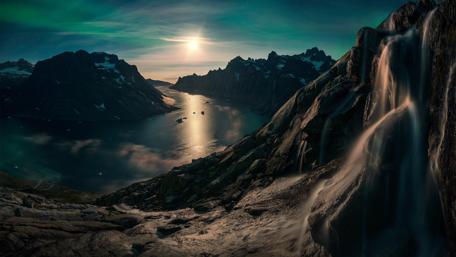 Torssukatak fjord and the Stordalens Havn, Greenland wallpaper