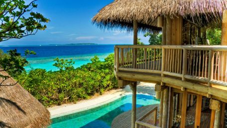 Buangalow with ocen view in Maldives wallpaper