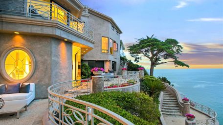 Panoramic view of Emerald Bay, Laguna Beach wallpaper