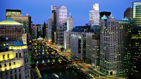 Chicago River at night wallpaper