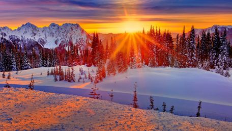 Winter sunset over the mountains wallpaper