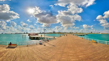 Rays of light in Kish island, southern Iran wallpaper