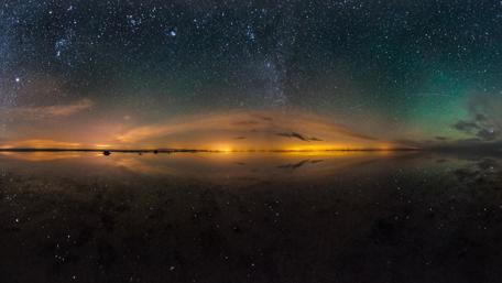 Maranjab Salt Lake and night sky - Maranjab Desert, Iran wallpaper