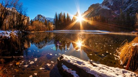 Ray of lights reflected in the Mirror Lake wallpaper