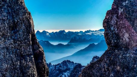 Bluish mountain ridge wallpaper